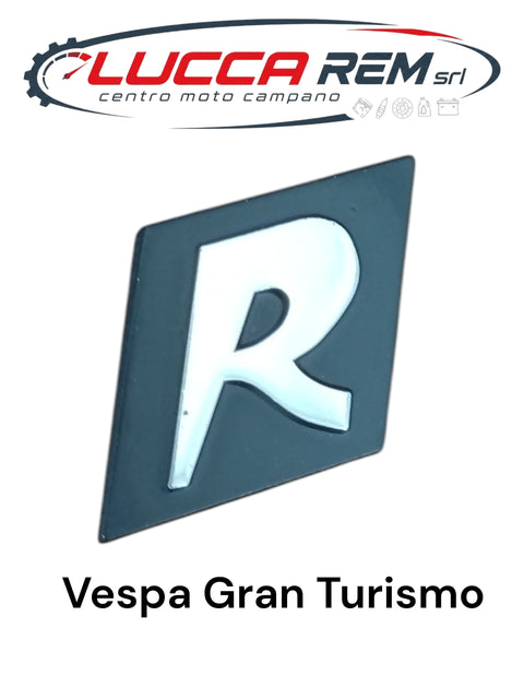 5737 Targhetta Anteriore "R" Fondo Nero Vespa Gran Turismo